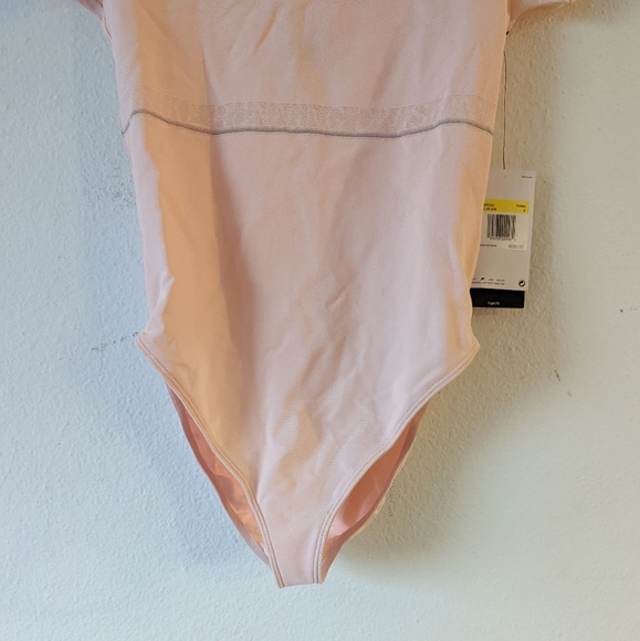 NWT Nike ADV Run Division Bodysuit - Picture 4 of 8